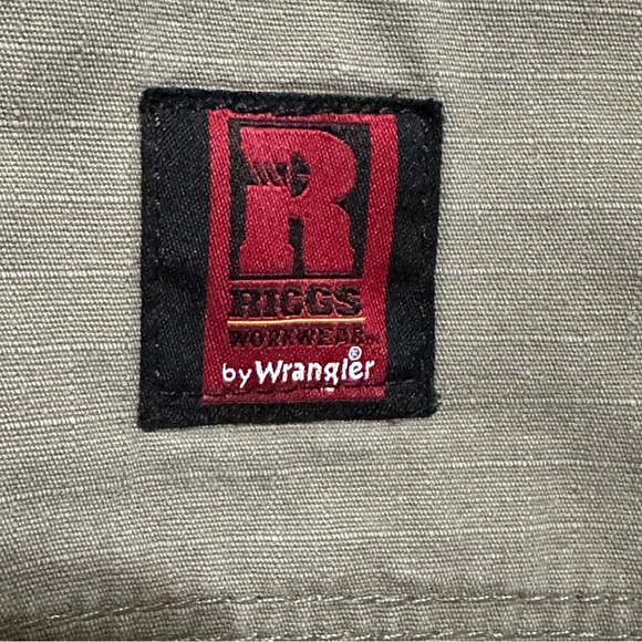 Wrangler Men's Olive Cargo Pants - Picture 4 of 6